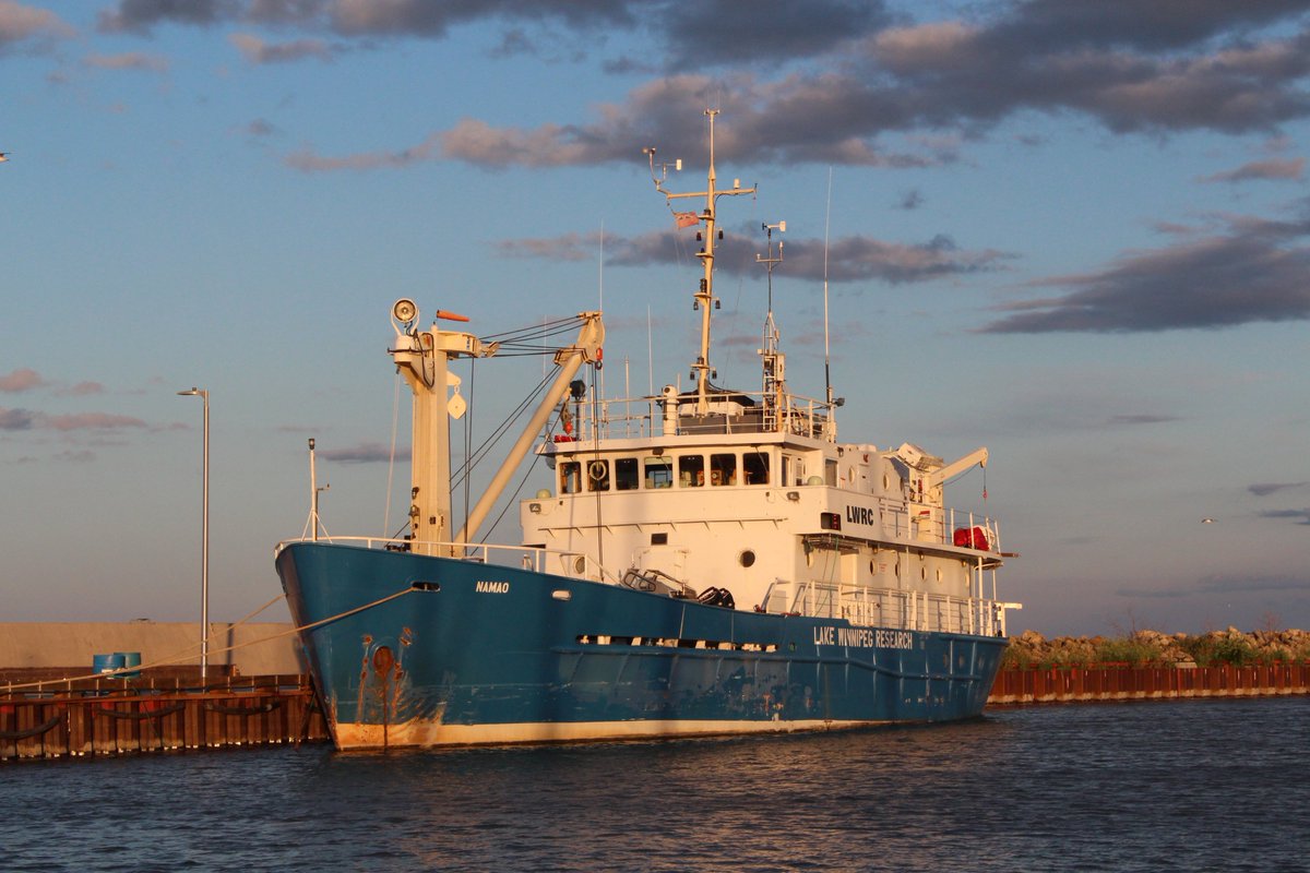 tecvoccls's tweet image. A view of the research on Lake Winnipeg from the deck of the Nameo. #tecvoc #canlightsource