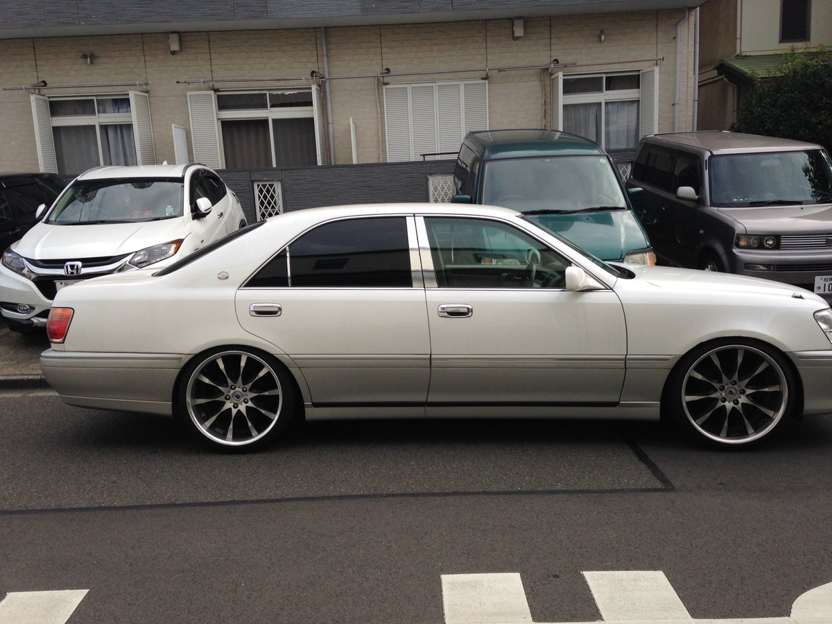 須賀力也 בטוויטר 売ります 拡散希望 17 クラウンロイヤルサルーン G 走行 6万00キロ 車高 2センチダウン 車高調 アルミ ワーク シュバート インチ 皮シート完備 30万 問い合わせ 須賀力也