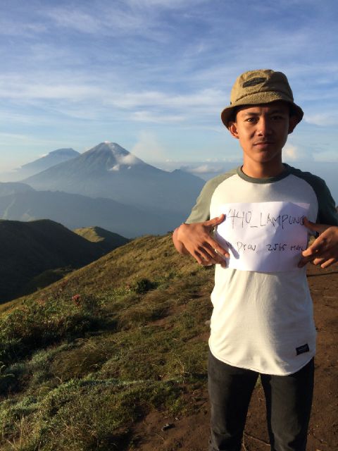 ridhopanges's tweet image. Mau ngukir nama kamu tp km gk pernah ngukir nama aku dihatimu -_-