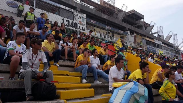 PrensaLaNacion's tweet photo. @AtleticoHuilaFC Habilitan tribuna para que hinchas puedan alentar al Huila contra el Cali ➜ https://t.co/ITKSvMzRE1 https://t.co/9LUTcHiM1o