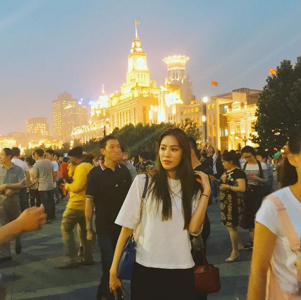 jessiebelle_'s tweet photo. gf jeonyul ๐๐๐ซ๐ซ๐๐ imagine travelling w her #stanstellar #savestellar #STELLAR #stellarcry #StellarComeback https://t.co/G9bbJiNEYL