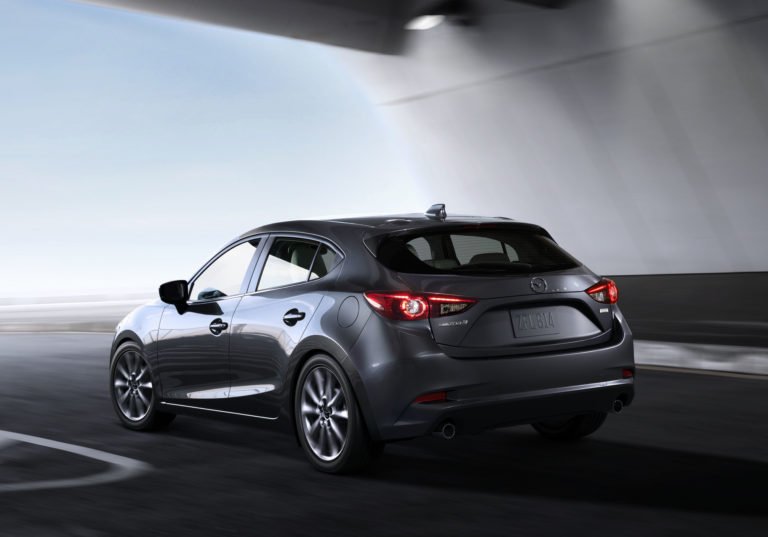 soloautos's tweet photo. @MazdaOficial presenta el nuevo #Mazda3 con #GVectoringControl, llegará a finales de año https://t.co/1geg2gbtMw https://t.co/q2ki8WyWGk