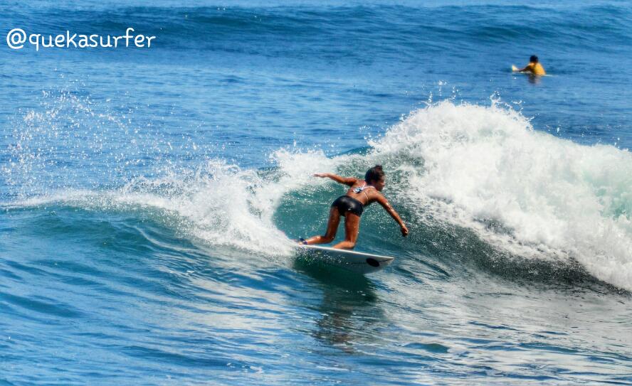 Khaterine Díaz, segundo lugar en categoría Damas en la 2da fecha Nacional de #surf en playa el Sunzal.