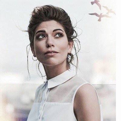 toprakemektir's tweet photo. En güzel kadın hayattı 
Özgür yaşayan kadındır... @kayitsizhal https://t.co/RXzDV2gbNr