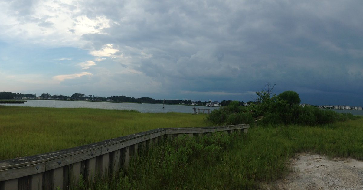 SeanGreeneWDEL's tweet photo. A storm is brewing in #OceanViewDE https://t.co/pPpWNHnom2