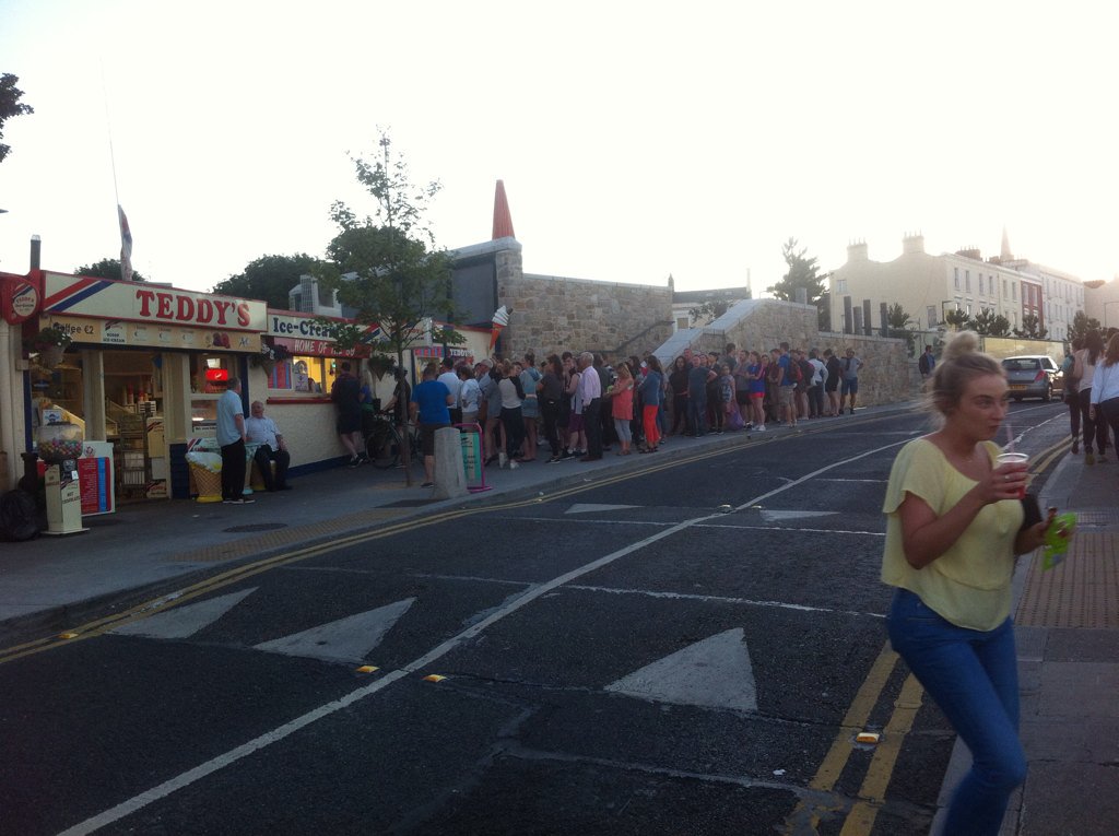 almost half a TONNE of Teddys Ice-cream on Sunny July day!