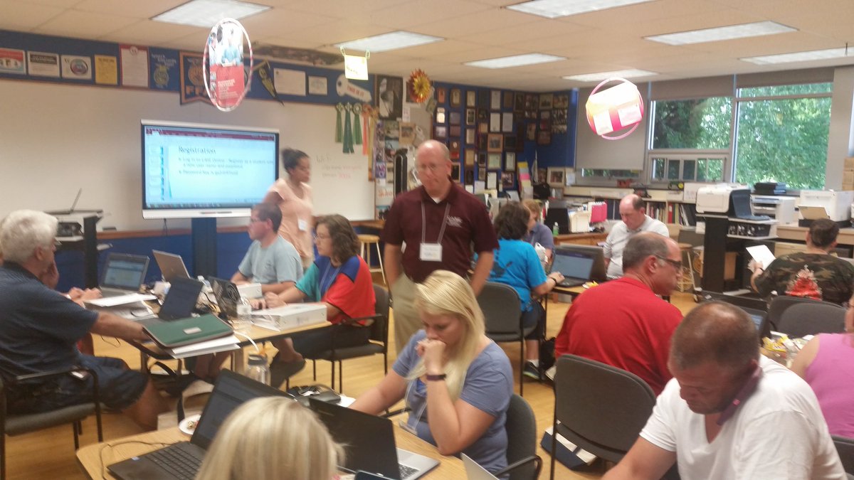 CSmith_AgTeach's tweet photo. CASE AFNR is off to a great start in NY! #CASEAFNR #CASENY https://t.co/U7MpY0cwGA