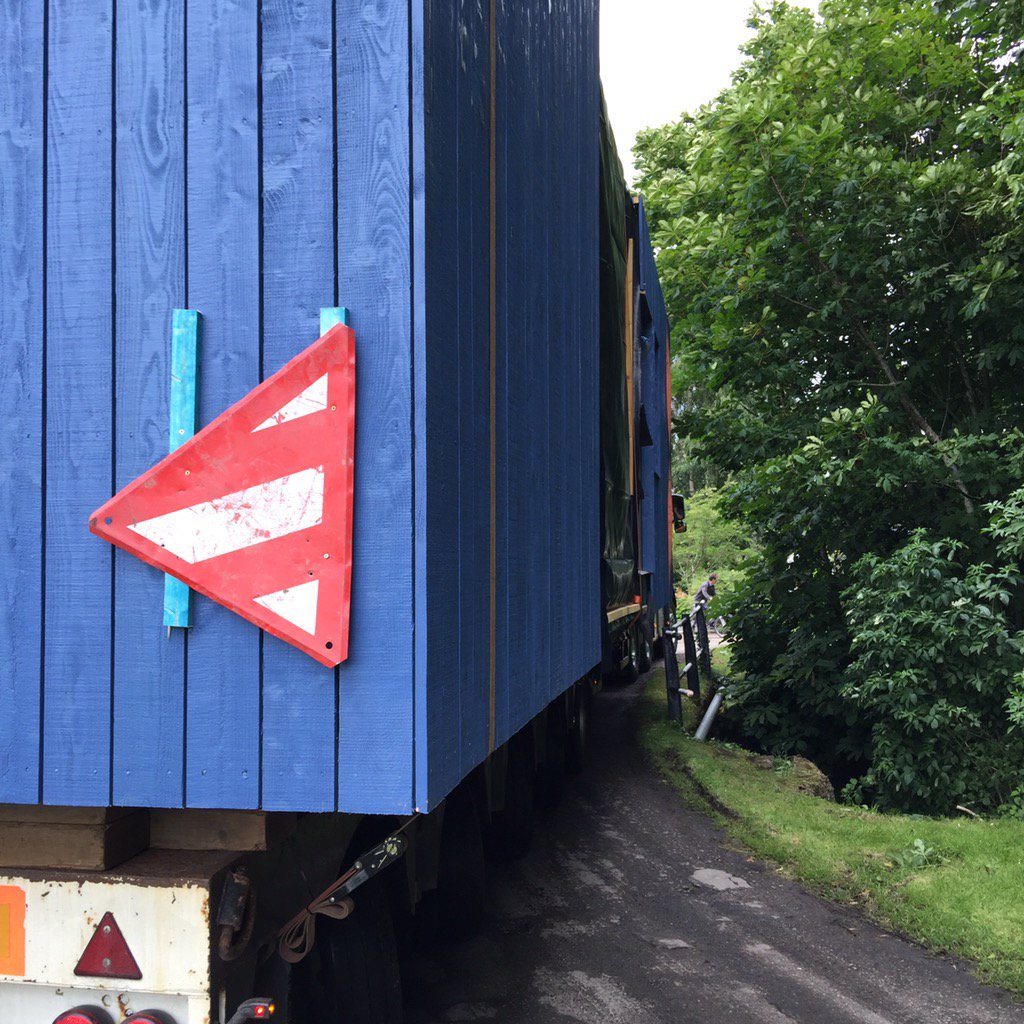 CarbonDynamic's tweet photo. Another delivery pushing things to the limits.. Good that we had the dream team of #GFJob #Blockshift and #Stoddart https://t.co/Fv7B5gK8ti