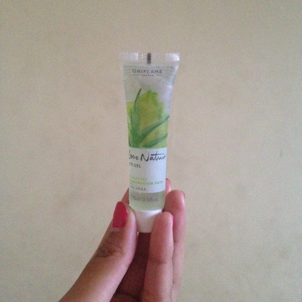 Elisabethsrlt's tweet photo. Halo semangat pagi😍 miliki love nature eye gel dari oriflame yuk skrng. Harga cuma 45rb loh. yg mau bisa message ya https://t.co/5z8BjyZzVX