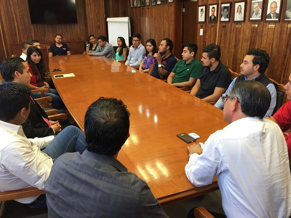 MartinJuarezC's tweet photo. La promoción del deporte y las causas que abanderan los jóvenes son prioridades para @CDE_PRI @PRI_Nacional @EJR_SLP https://t.co/0tYCBy07We