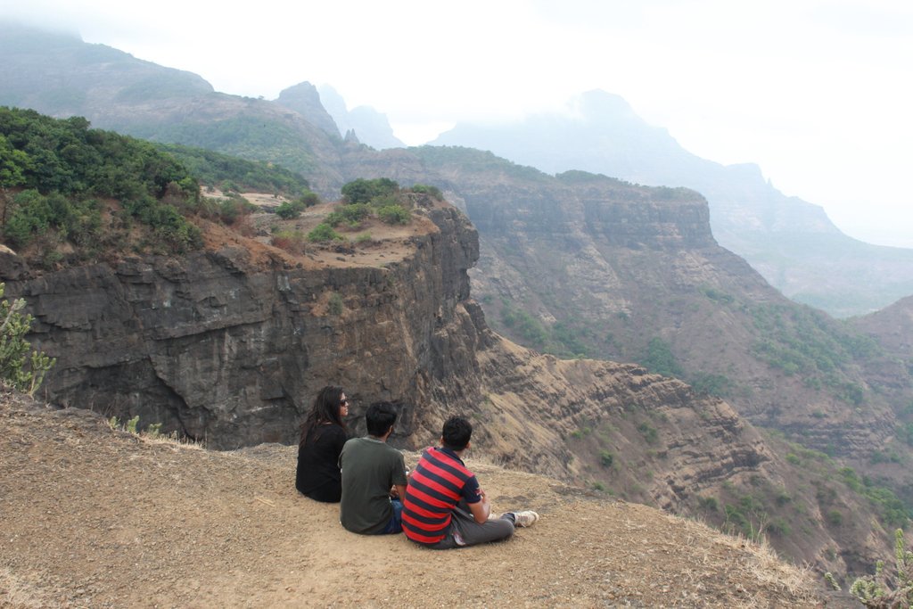 rushabhgala07's tweet photo. #trek #Maharashtra #sandhan #nature #Trekkies https://t.co/HPKdDQCZXQ