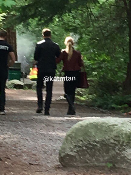 katmtan's tweet photo. Daddy Charming and Emma walking to set this afternoon #OUAT https://t.co/EivA72HUdd