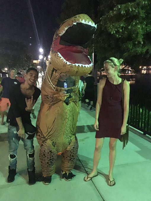 He was so wrapped up in Pokemon. T-Rex has giving into modern day trends https://t.co/ciFvJmFePn