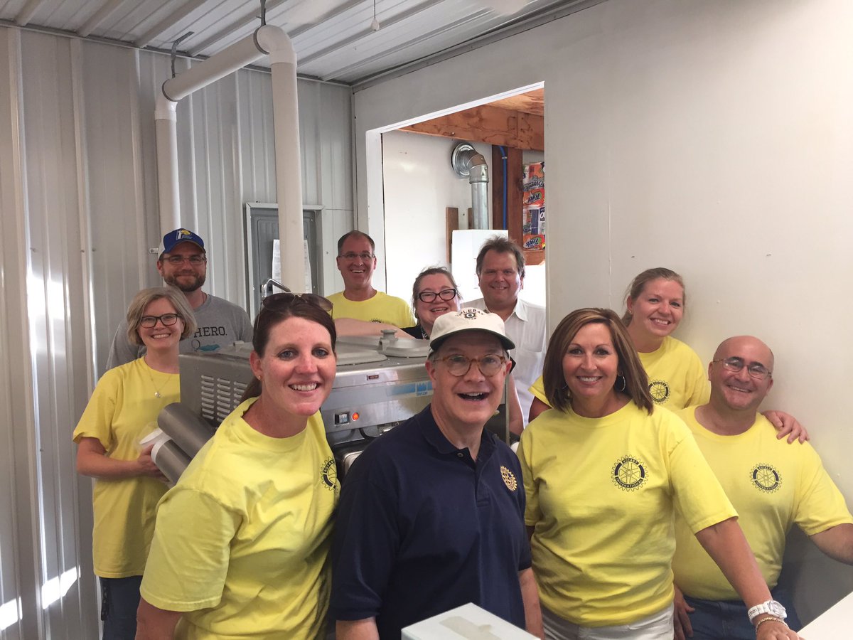 Wagnella's tweet photo. Had a great time working the Indiana Farm Bureau milkshake booth @fair_johnsonco https://t.co/ywXrYrsFKI