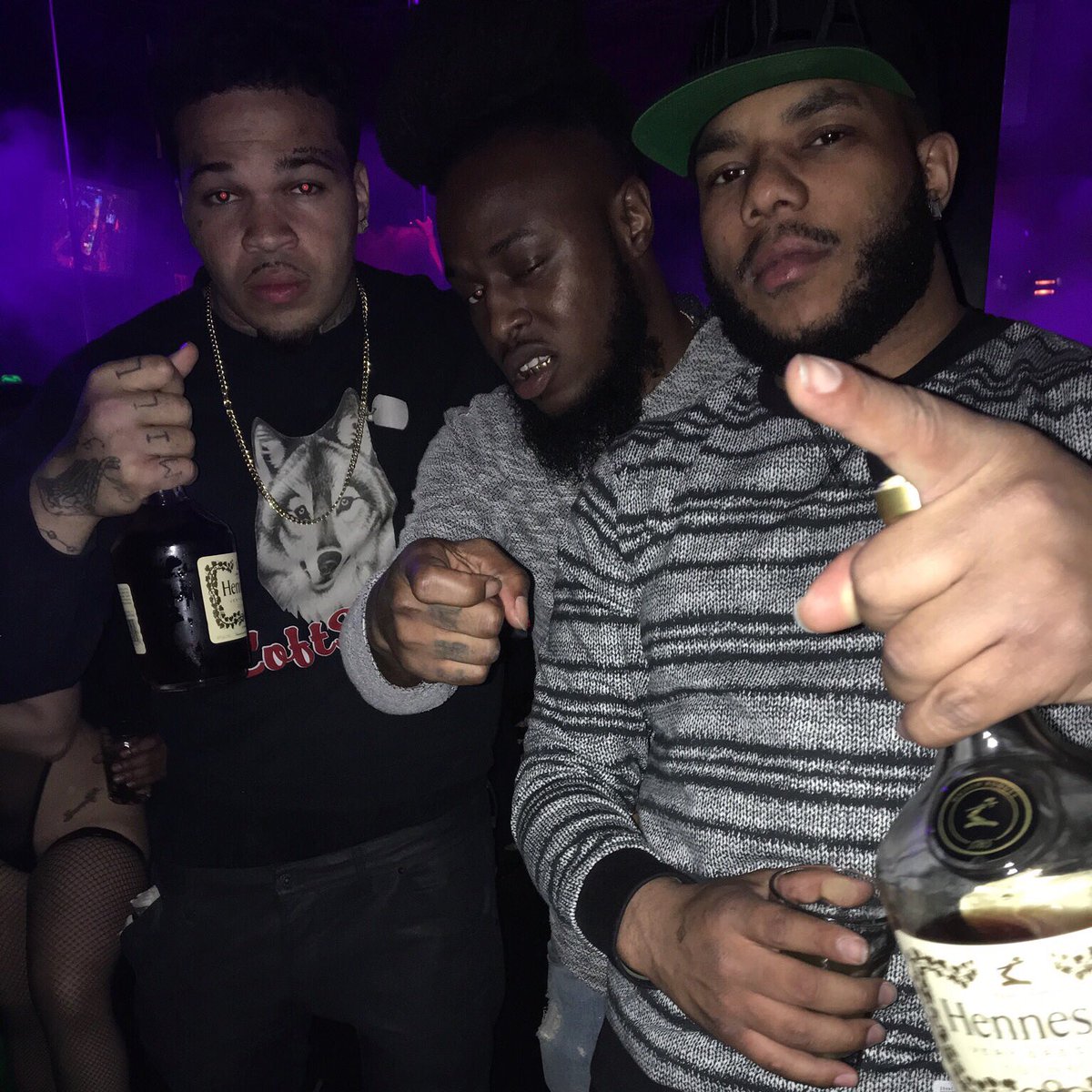 VanJacksonSr's tweet photo. "B R O T H E R H O O D" ✊🏼✊🏾✊🏿#MoneyMillz 👦🏻 | #ChasePESO👦🏿 | #VDUB$ 👱🏾 | #MULA #MulaSocietyLifestyle #MULAMONDAYS https://t.co/R9y8XlKkPE