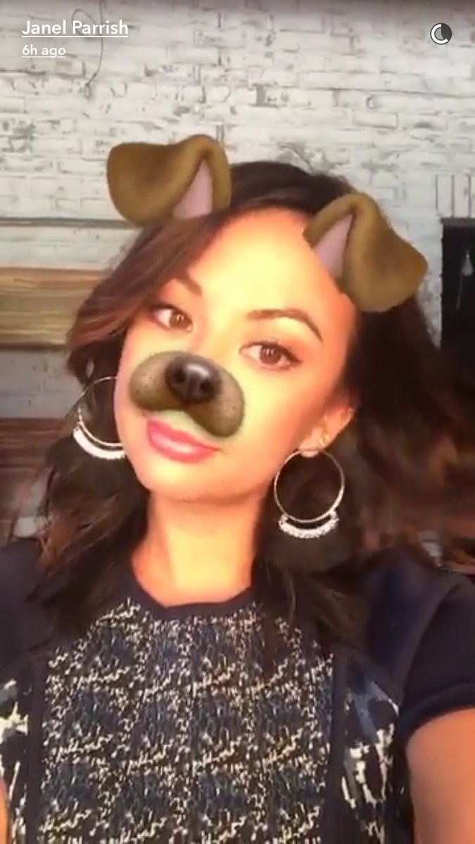 prettyliarsclue's tweet photo. @JanelParrish on #PLLSet today https://t.co/Mk7jECIQLj