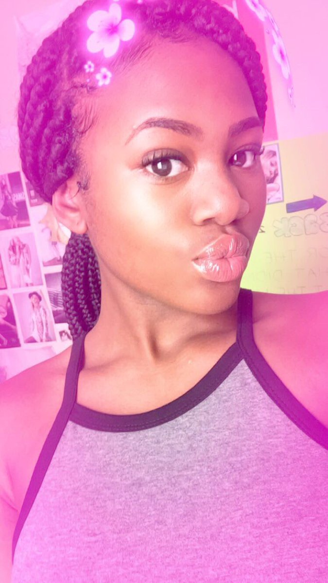 __yagirlsarah's tweet photo. Favorite snap filly 🌺 https://t.co/hN33G7QTIr