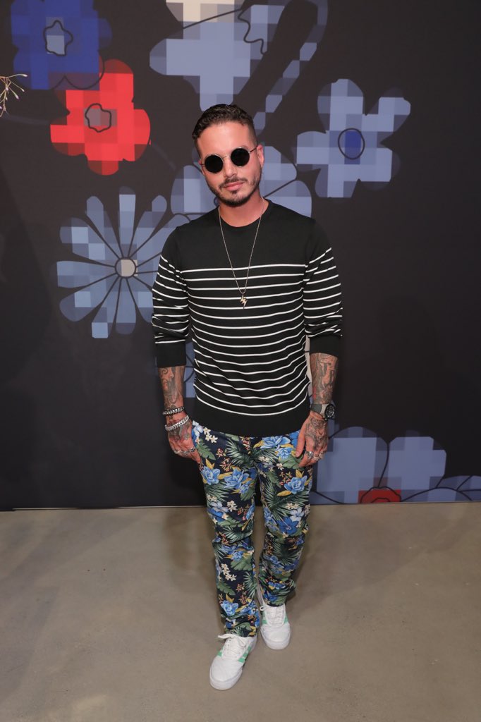TommyHilfiger's tweet photo. Oh, hey guys! @JBalvin and #PeterMBrant looking dapper at the Hilfiger Edition presentation at #NYFWM #TommySpring17 https://t.co/PmldKeKOdn