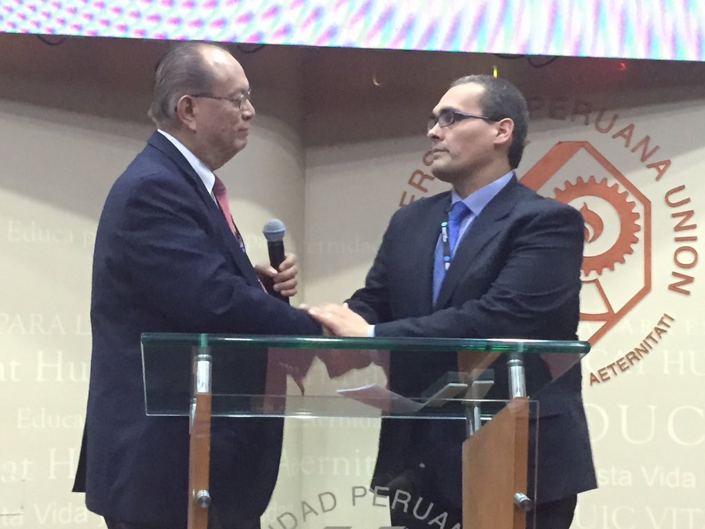 Ezrueda's tweet photo. #AWR2016 apertura del Simposio de Radio, Lima 2016 Gente que Vive y Transmite Esperanza para el Mundo.... https://t.co/veUNX36OFK