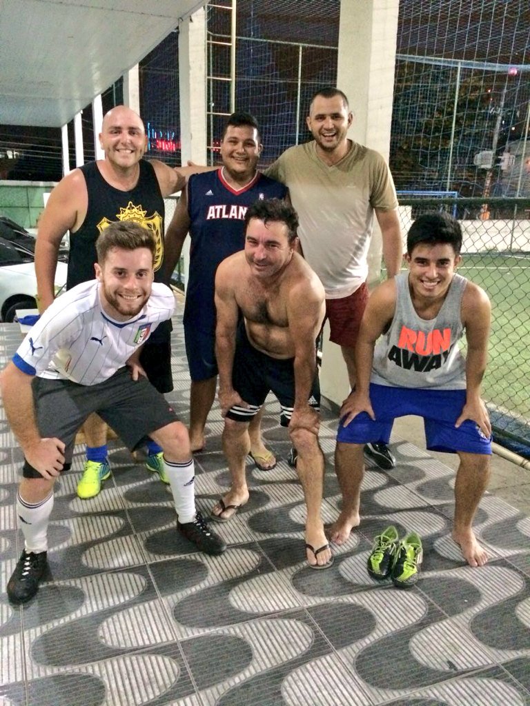 danielmeelo22's tweet photo. GORDINHOS F.C #semqualidade #tioolisvaldoégay #winner #serginartliheiro ⚽️🏃💨 https://t.co/PV4ATvcwHr