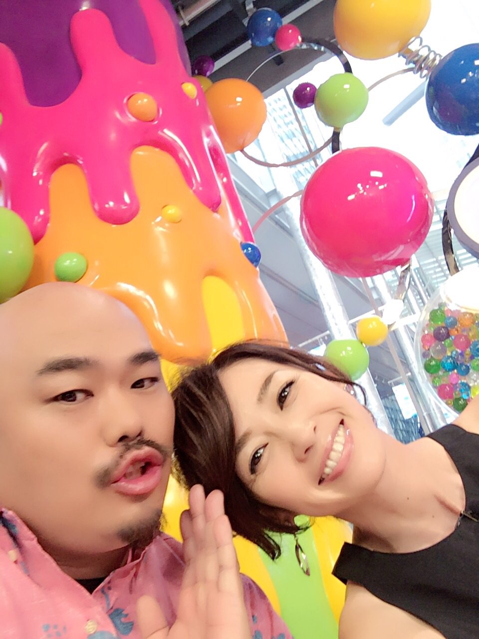 安田大サーカス クロちゃん على تويتر もうすぐ Pon 辺見えみり姐さんと一緒にパチリッ T Co Eujnxblqqo تويتر