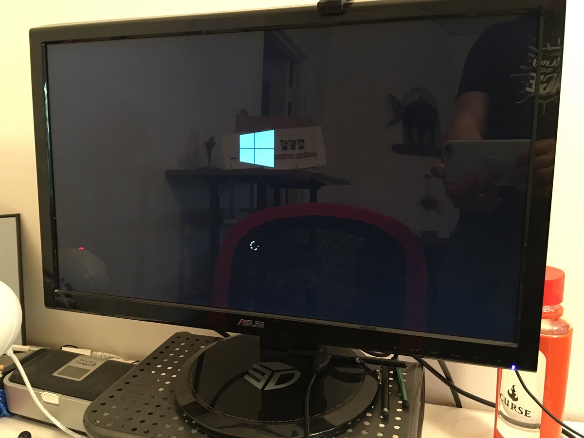 mxleighgraner's tweet image. Curious what it&apos;s doing and whether it&apos;ll be done by 7 #justwindowsthings