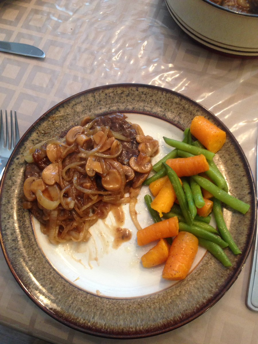 DwayneMihalicz's tweet photo. Came home from #craven2016 sick of hamburgers but a bunch of extra patties so I made Salisbury steak! #burgeredout https://t.co/Rc7UYaXaqL