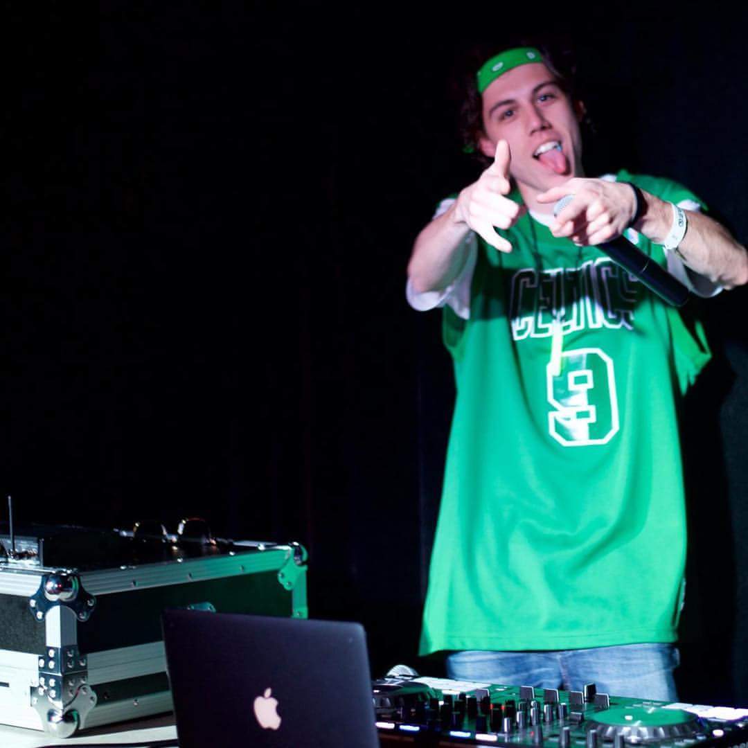 CrazyForLander's tweet image. #mcm ❤