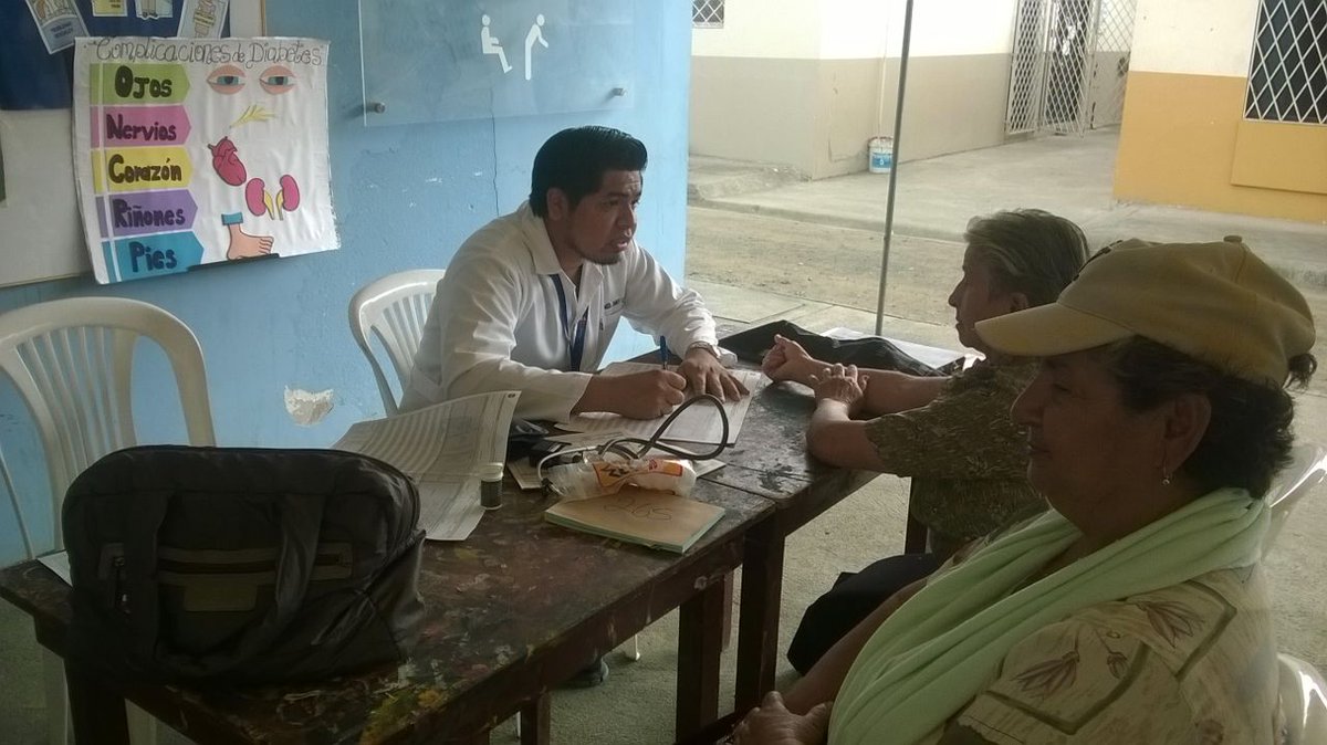 maryreyes_md's tweet photo. #AnidadoElGuabo Realizó atención a pacientes con Diabetes e Hipertensión arterial @MateoNoblecilla https://t.co/5X4DfsaaQU