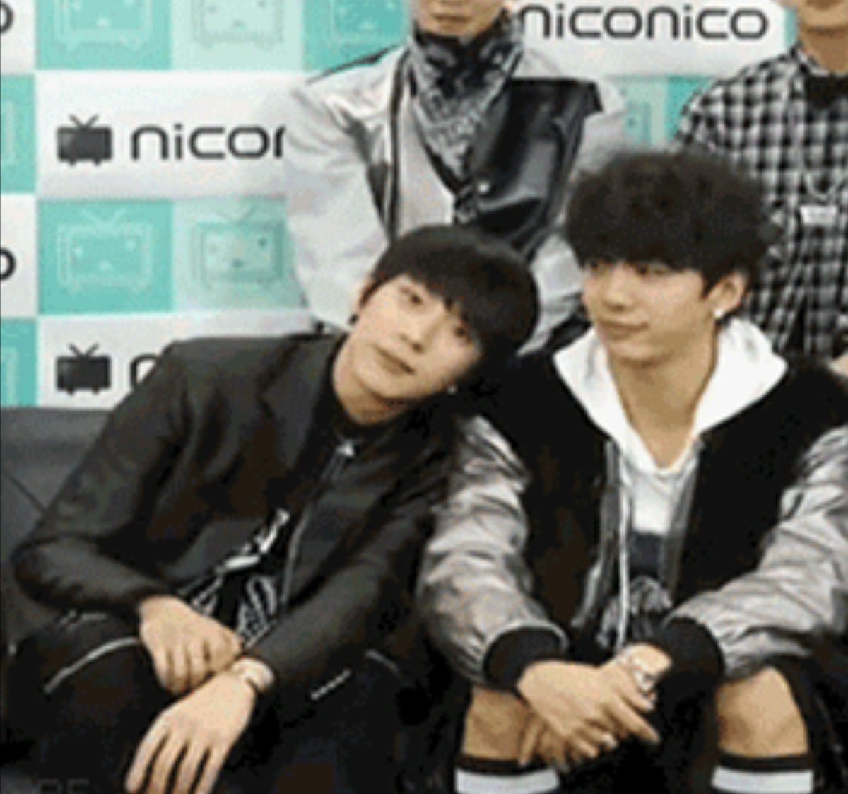 FUNNNY_BAP's tweet photo. Some things never change 😂 https://t.co/Cc9oCjfxzM
