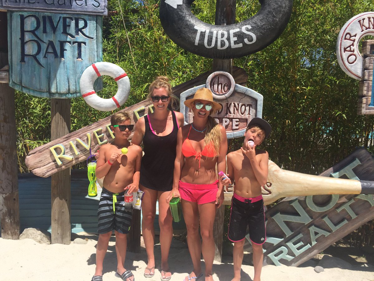 Britney Spears on Twitter: "Hurricane Harbor whoop whoop! https ...