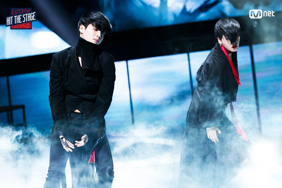 bontheblock's tweet image. [HIT THE STAGE(Facebook)] [Hit The Stage D-8]
Swordsman Taemin /Joker Hoya vs. U-Kwon (cont) goo.gl/hfoI4G