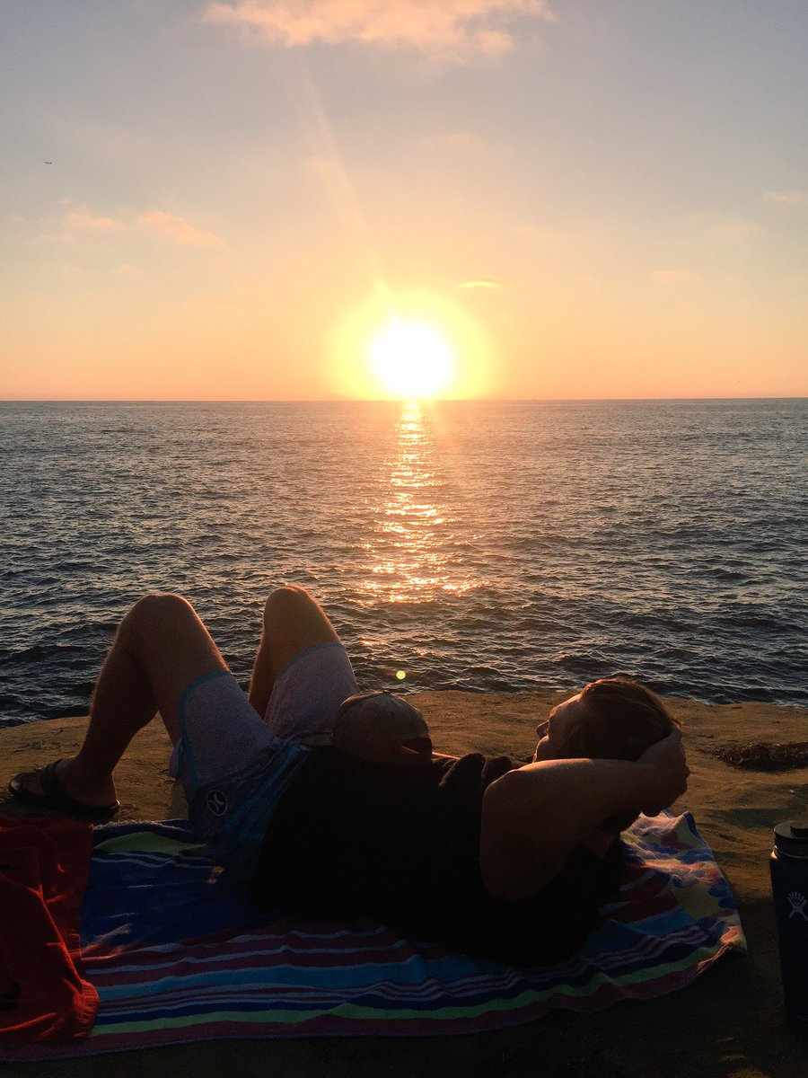 jaymevlee's tweet photo. Love beach days with you https://t.co/VNCqaUghRn