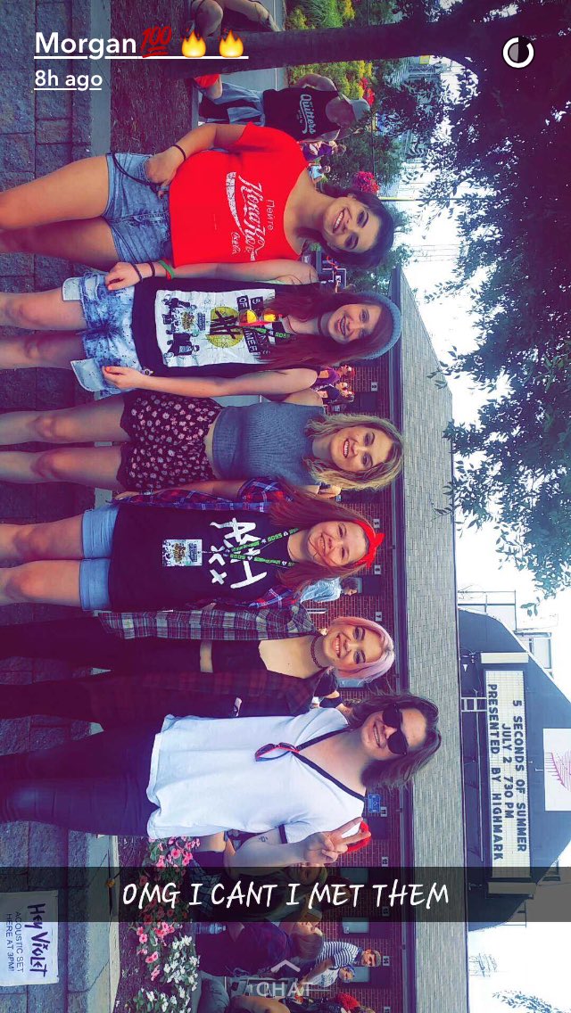 MadelynnMccabe's tweet photo. #tb to when i met @HeyViolet and i started crying @RenaLovelis ❤️❤️❤️ https://t.co/uD5fIdq4wM