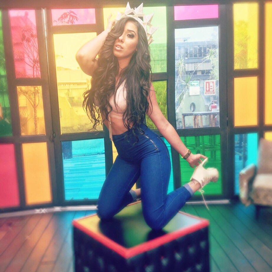 Daanikmichell's tweet photo. 📸📽🎤🎶 https://t.co/WzcxJlP3Uv