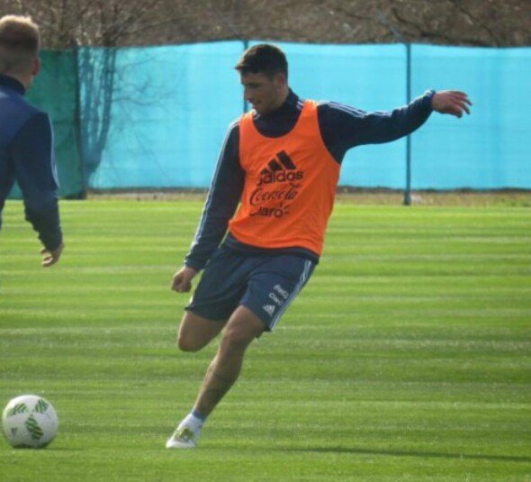 jocalleriii's tweet photo. En la selección😇q orgullo!!Este si es un ídolo!! 👏Seguí así!! T amamos💖 @Jocalleri @guillecalleri  @pachisdeCalleri https://t.co/9Yu4RiseTE