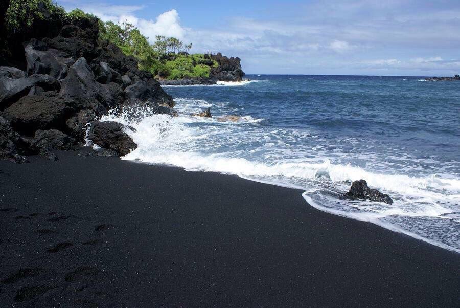 midnight_page's tweet photo. Black sand🌬 https://t.co/nanRWaR4lj