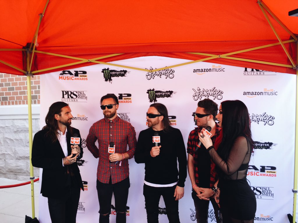 bfmvofficial's tweet photo. Thanks for having us at the @AltPress Music Awards. On to the @VansWarpedTour tomorrow for a couple of shows! #APMAs https://t.co/68dw7eHS0w