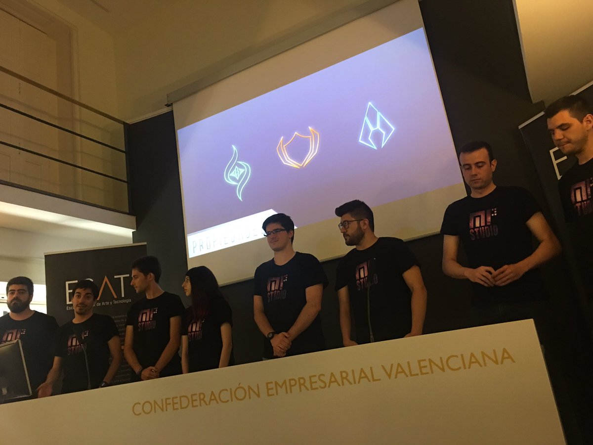 AudioAgencia's tweet photo. .@EsatMi3 en la Presentación Proyecto #videojuegos Finales de Carrera 2016 de @ESAT_Valencia inicio en @CEV_Valencia https://t.co/0H2PYThZht