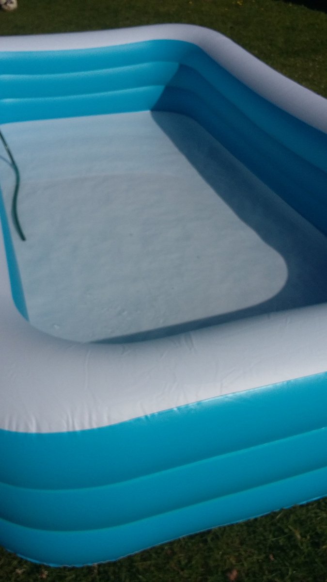 kimmymatt's tweet photo. Getting the pool filled ready for they boys this afternoon! They're gonna be hot 🌞#enjoywhilewecan #happydays https://t.co/Mx0lWSm7xx
