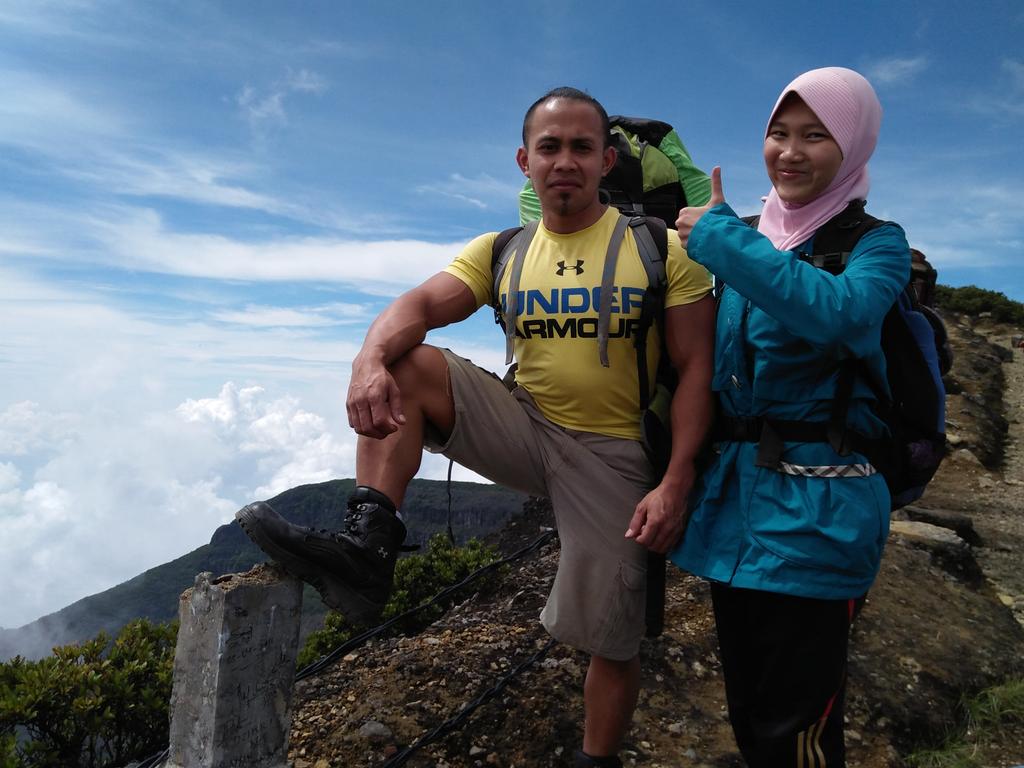 rahmautamin's tweet photo. Alun-alun Surken dan Puncak Gn.Gede https://t.co/8IxvqPAmLd