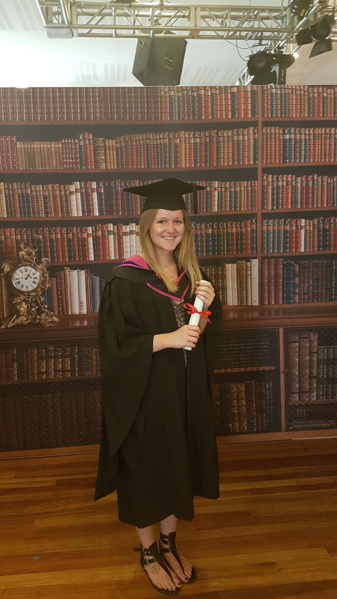 Bluebels's tweet image. Congratulations @zoevallance on graduation love the fam❤