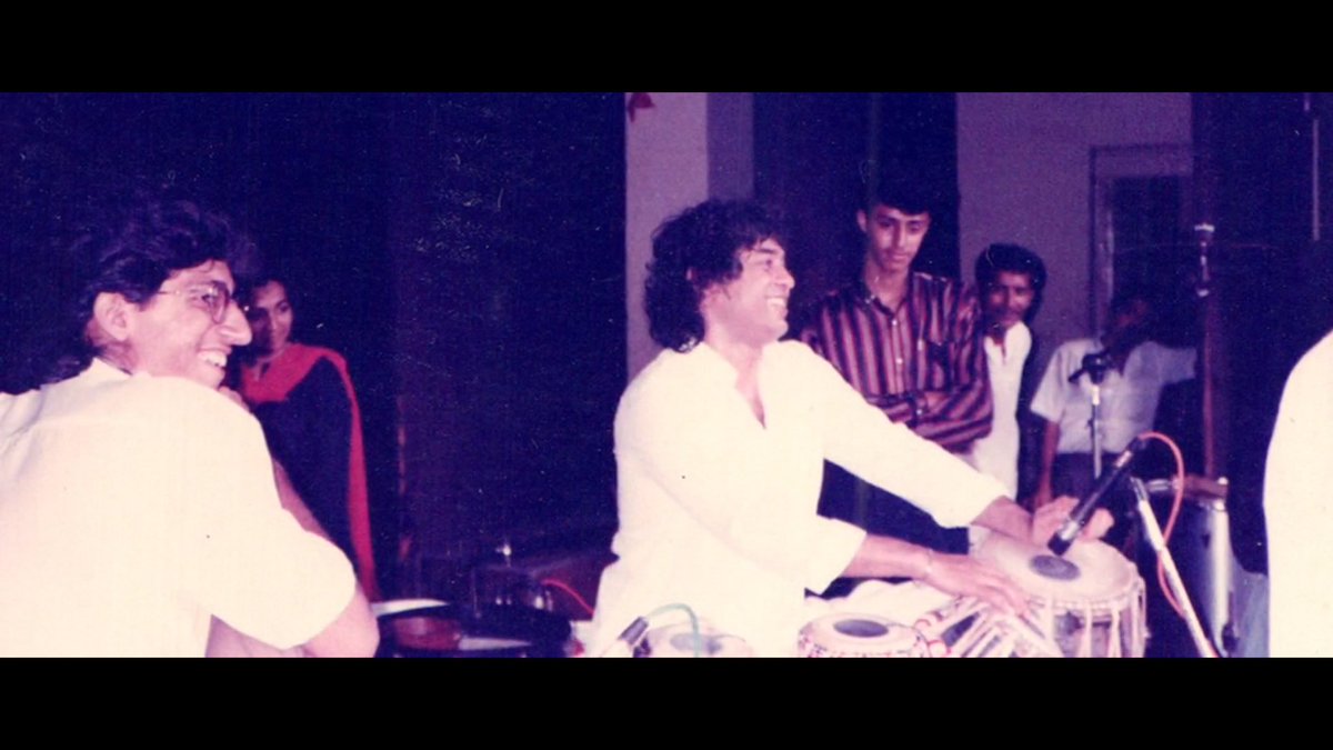 salim_merchant's tweet photo. Happy #GuruPurnima.Thank you my Gurus and teachers for guiding us &amp; blessing us @ZakirHtabla #UstadSultanKhan https://t.co/fpNDUhTlwD