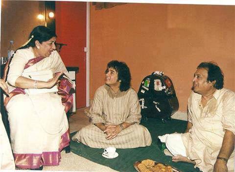salim_merchant's tweet photo. Happy #GuruPurnima.Thank you my Gurus and teachers for guiding us &amp; blessing us @ZakirHtabla #UstadSultanKhan https://t.co/fpNDUhTlwD