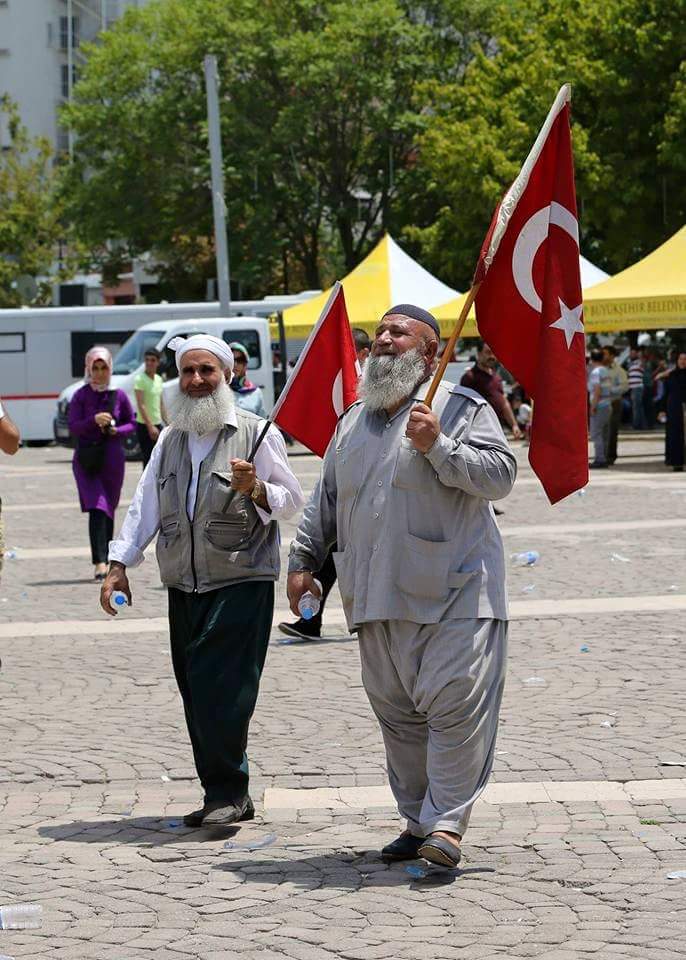 Fetö kork titre mucahitler yola çikti