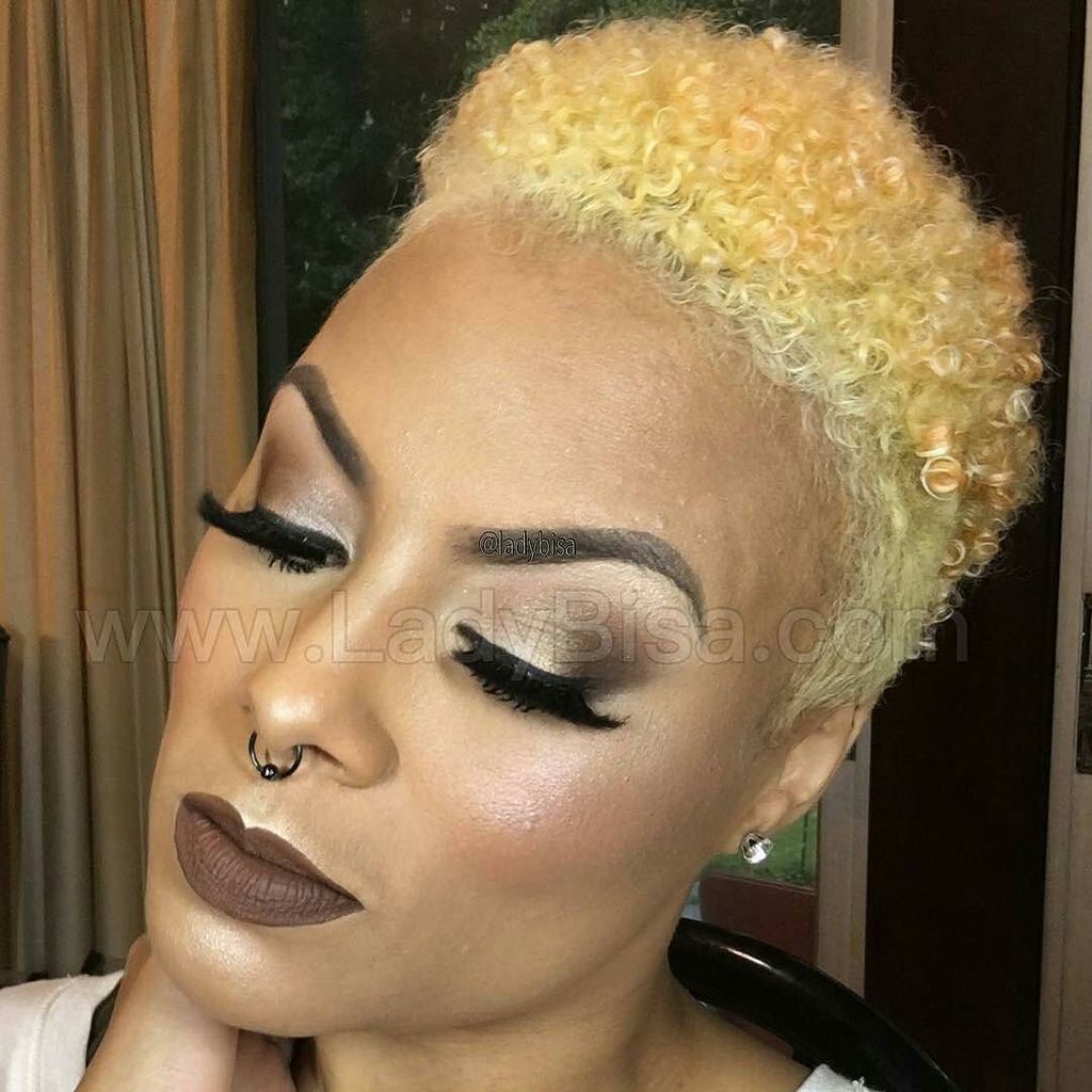 KAOIR_Cosmetics's tweet image. #COCOLOCO by #KAOIR 
look by @ladybisa #KashmirCollection #Go