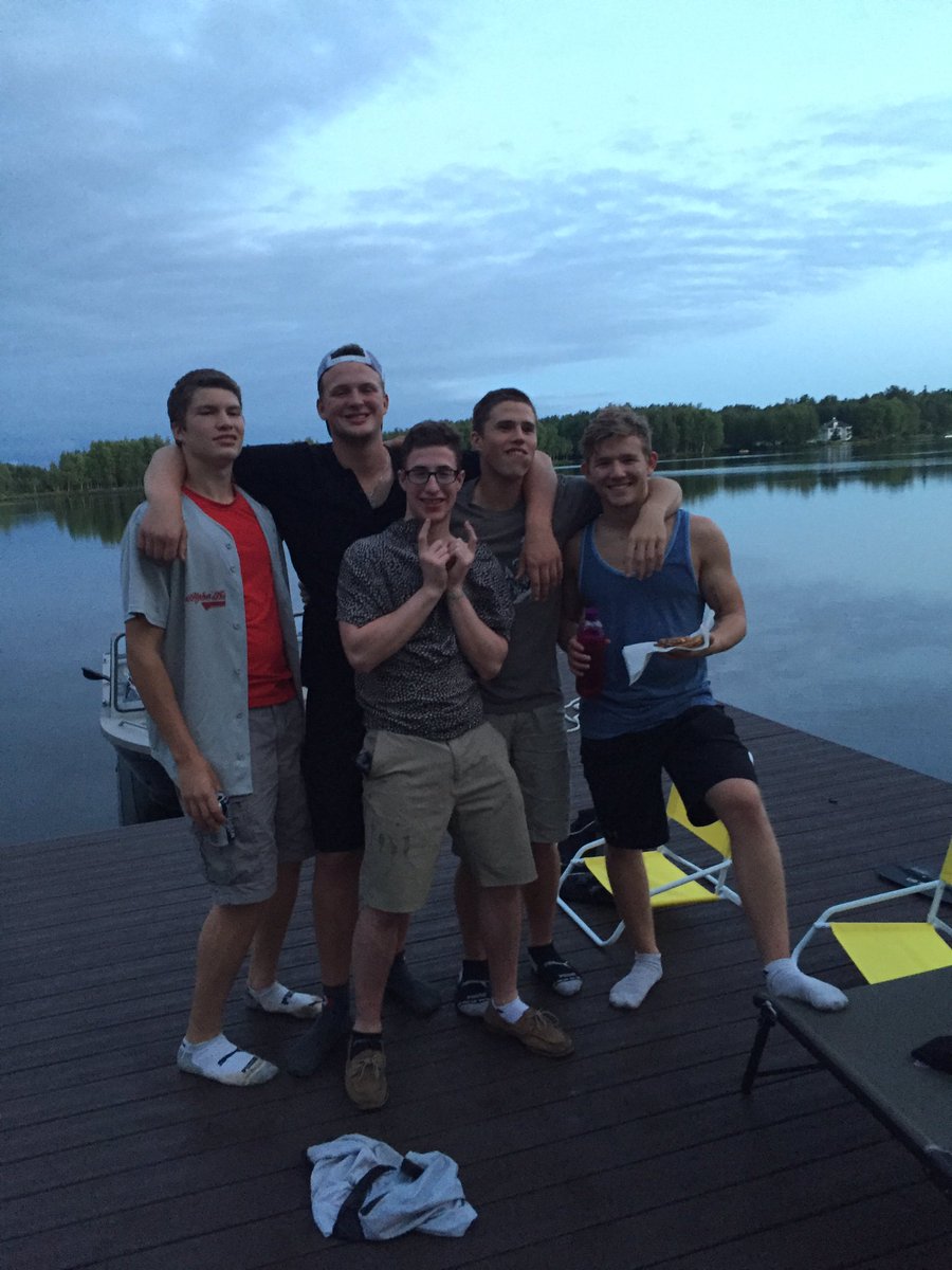 Aktdunn's tweet photo. Love the boys https://t.co/EqN6q4bEvB