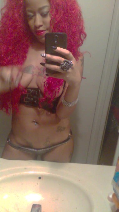 My new video is really hot! Check it out! https://t.co/0LoGDxBZXX @modelcentro https://t.co/eTeC6An3