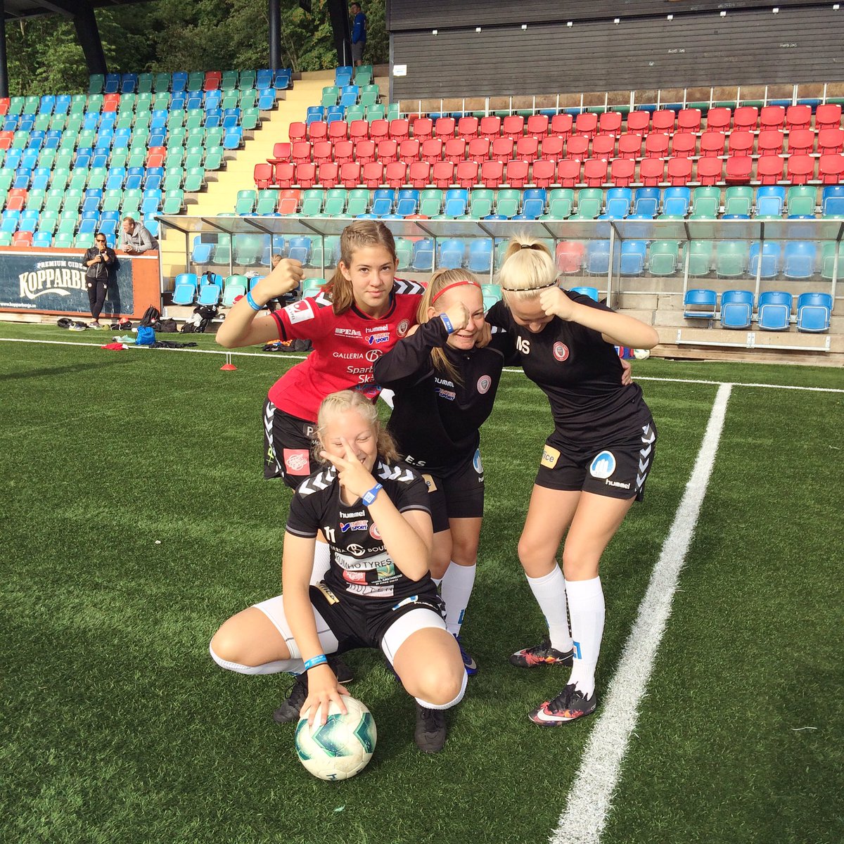 KDFFelitungdom's tweet photo. match nr 2 spelas på Valhalla mot Umeå!! matchstart 09.00!! #kdffu17 #gothiacup #hugrekki https://t.co/GXyQ0SVsxn