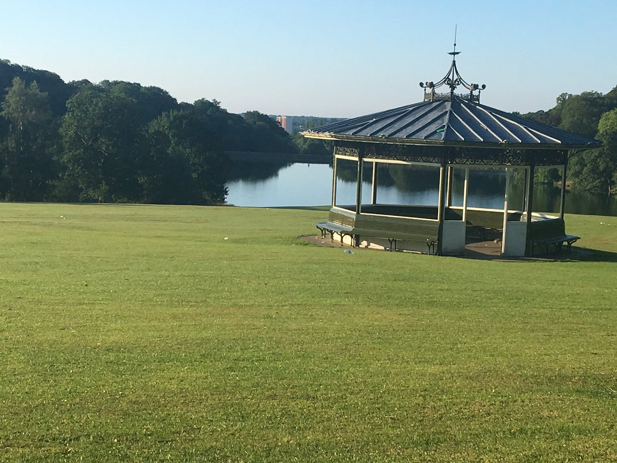 #RoundhayPark looking truly stunning this morning. Where better to soak up the sun? <a href="/BBCLeeds/">BBC Leeds</a> <a href="/roundhaypark/">RoundhayPark</a>